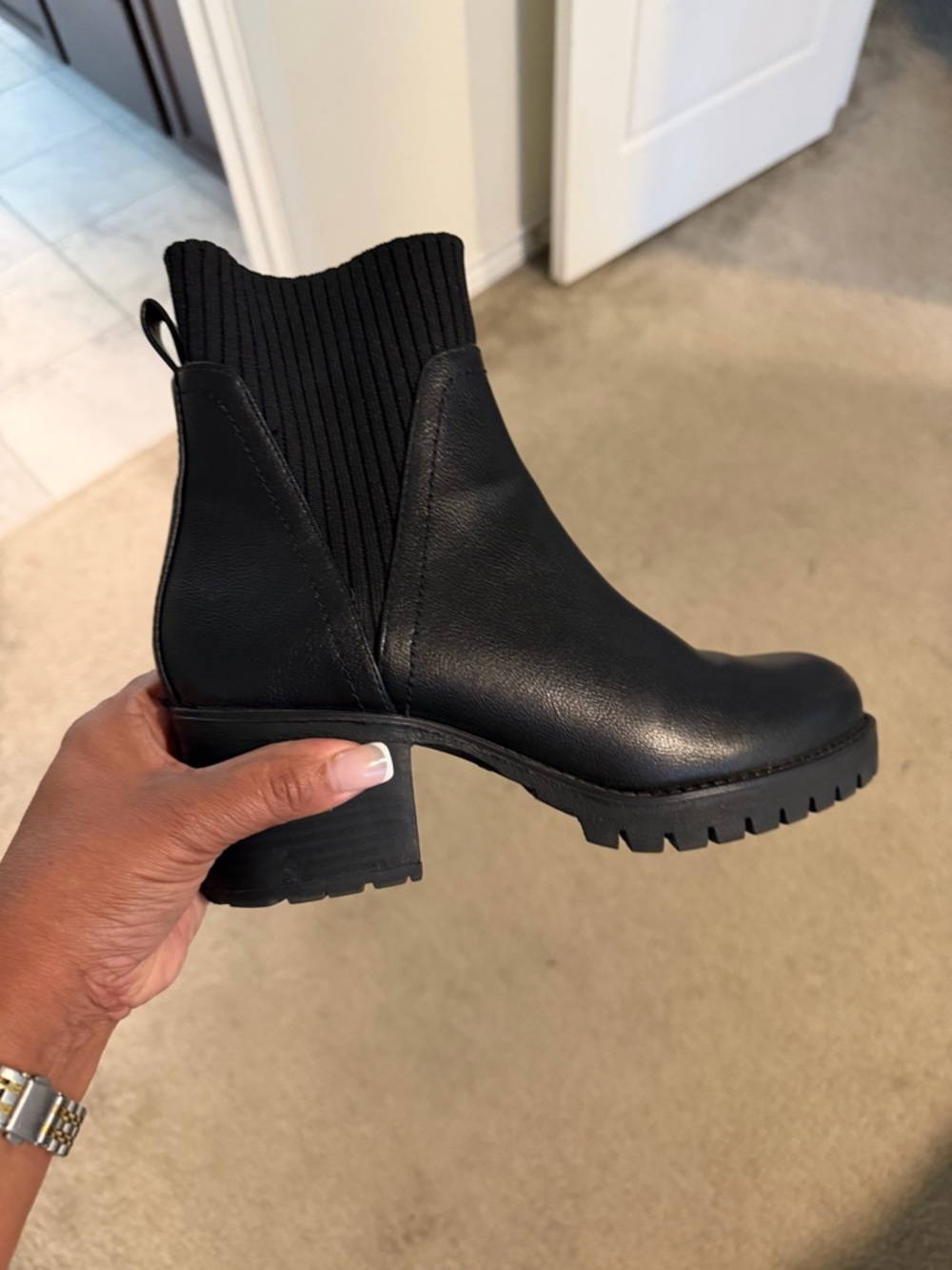 069 MIA Black Chelsea Lug Heel Ankle Boot SZ 8 - Picture 6 of 10